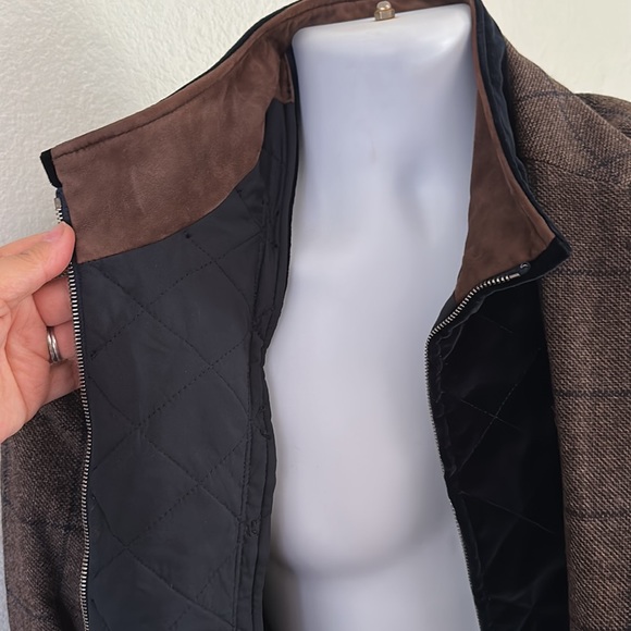Façonnable men’s jacket. With removable velvet quilted detailing on inside - Picture 11 of 14